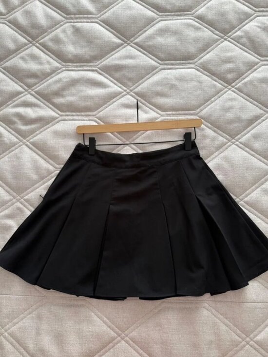 H&M Dresses & Skirts - Black High Waisted Flared Mini Skirt Pleated A-Line